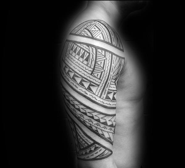 tatuaje polinesio brazo para hombre 35