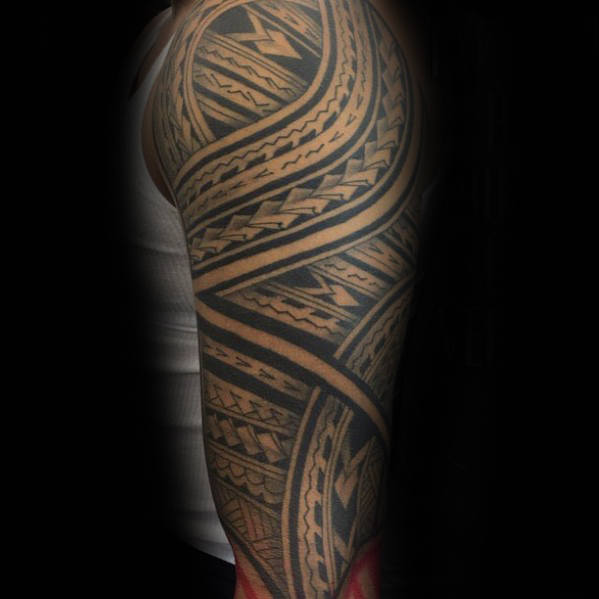 tatuaje polinesio brazo para hombre 40