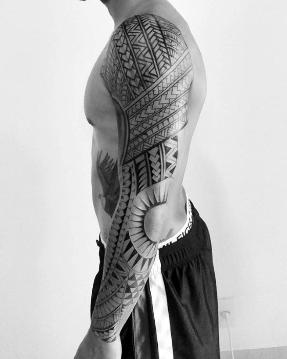 tatuaje polinesio manga para hombre 03