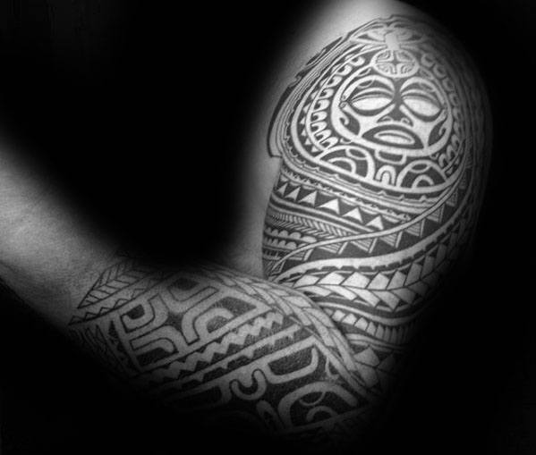 tatuaje polinesio manga para hombre 26