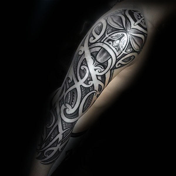 tatuaje polinesio manga para hombre 28