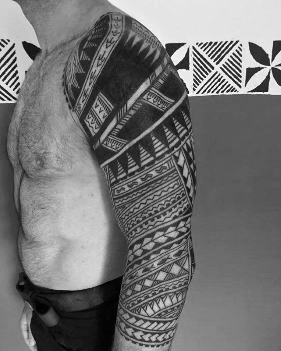 tatuaje polinesio manga para hombre 29
