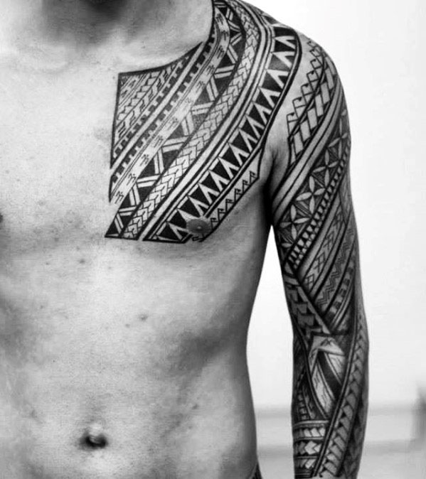 tatuaje polinesio manga para hombre 33