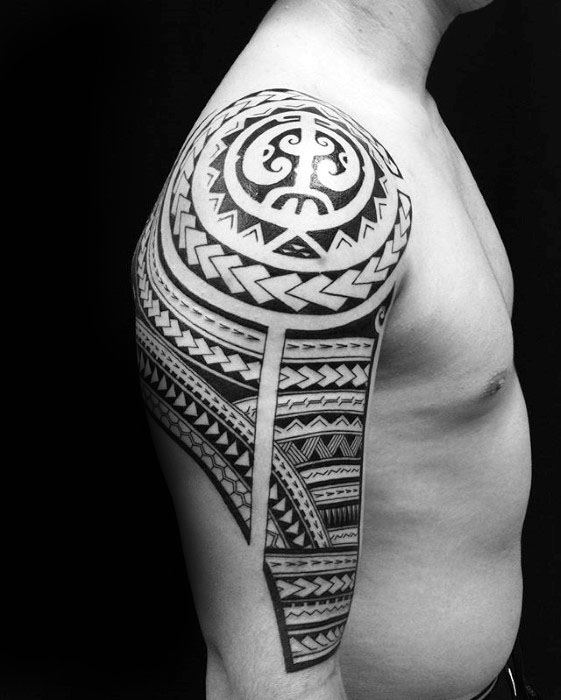 tatuaje polinesio media manga para hombre 14