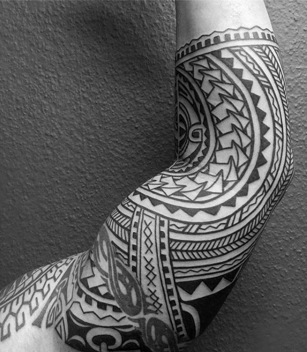 tatuaje polinesio media manga para hombre 21