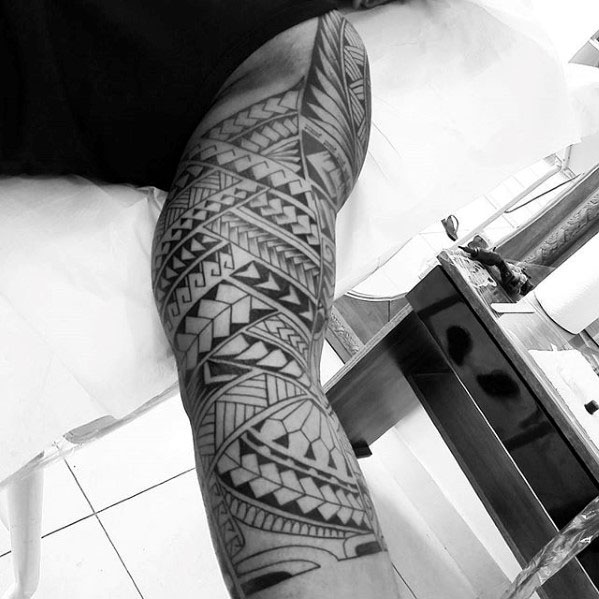 tatuaje polinesio media manga para hombre 23