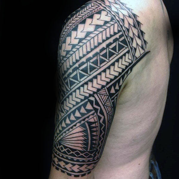 tatuaje polinesio media manga para hombre 43