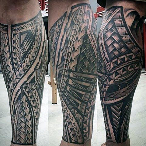 tatuaje polinesio pierna para hombre 14