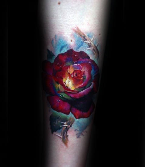 tatuaje rosa real para hombre 16