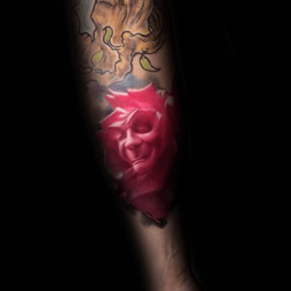 tatuaje rosa real para hombre 52