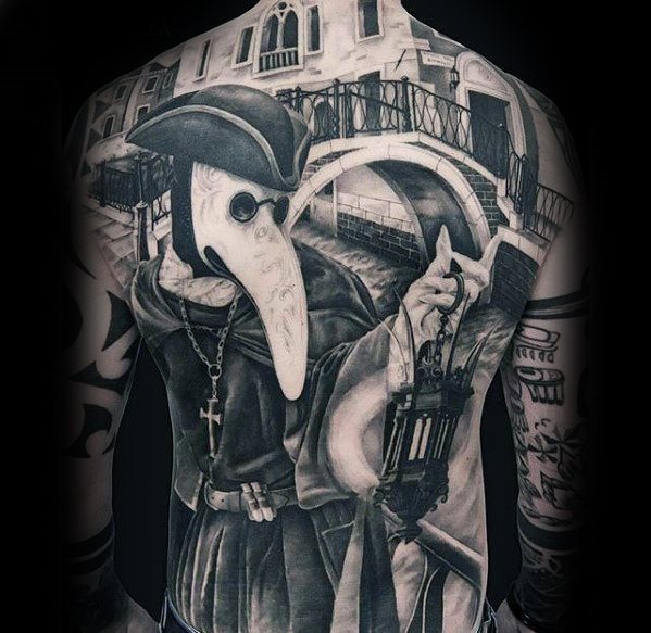 bonito tatuaje espalda para hombre 14