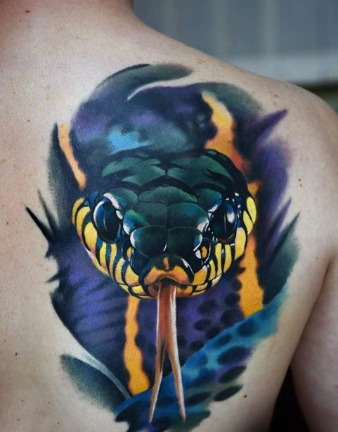 bonito tatuaje espalda para hombre 20