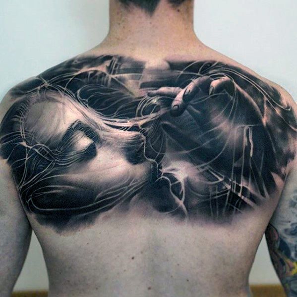 bonito tatuaje espalda para hombre 37