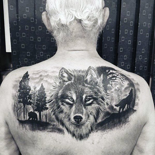 bonito tatuaje espalda para hombre 43