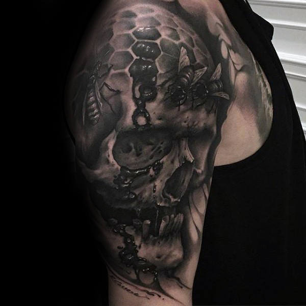 tatuaje abeja para hombre 14