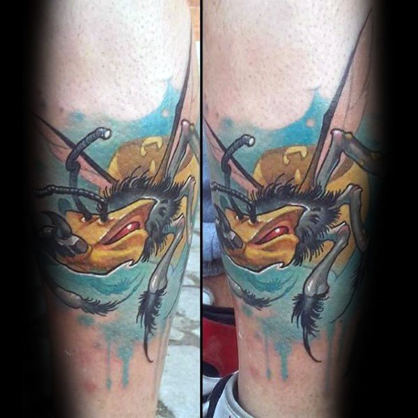 tatuaje abeja para hombre 16