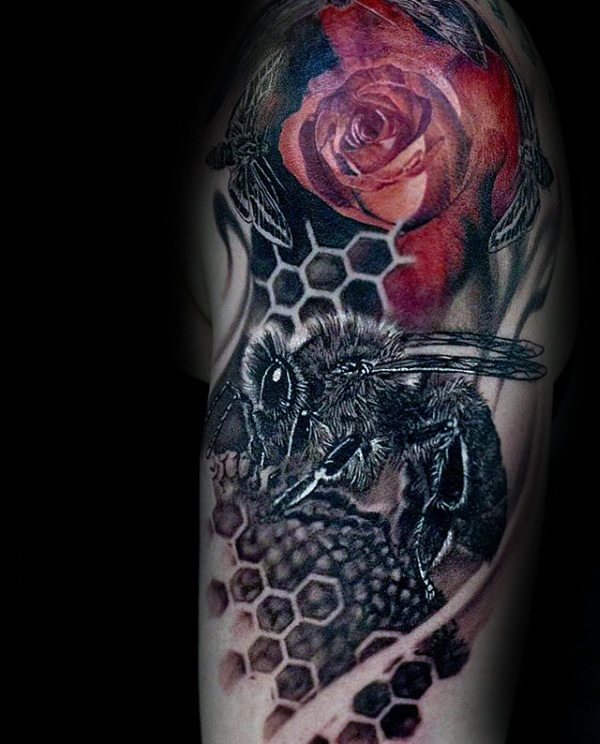 tatuaje abeja para hombre 24
