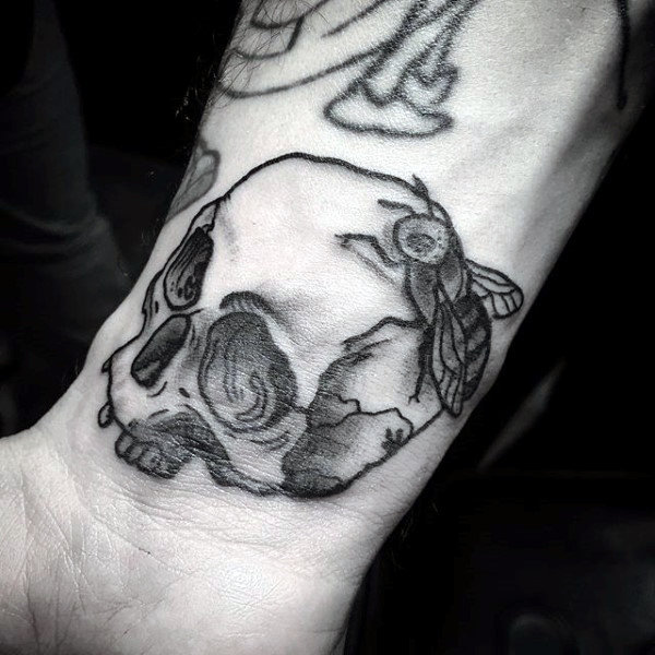 tatuaje abeja para hombre 30