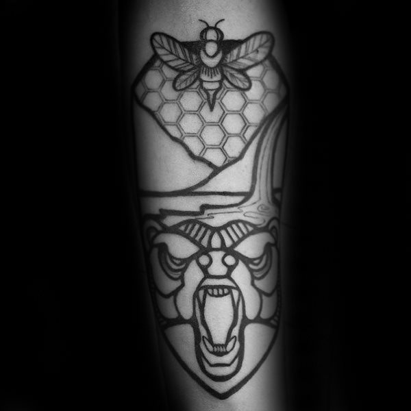 tatuaje abeja para hombre 40