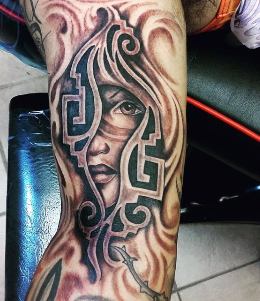 tatuaje azteca para hombre 01