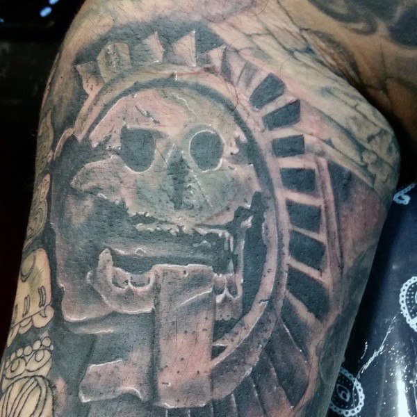 tatuaje azteca para hombre 15