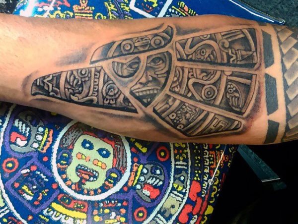 tatuaje azteca para hombre 46