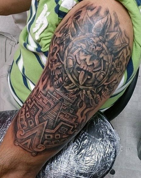 tatuaje azteca para hombre 58