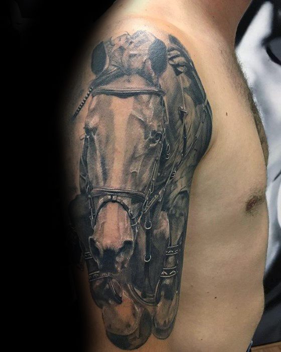 tatuaje caballo para hombre 33