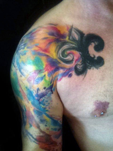 tatuaje flor de lis para hombre 04