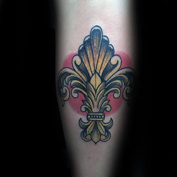 tatuaje flor de lis para hombre 34