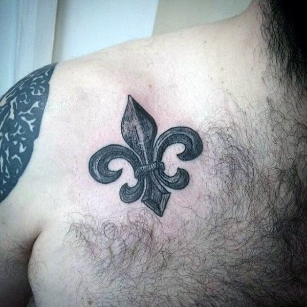 tatuaje flor de lis para hombre 42