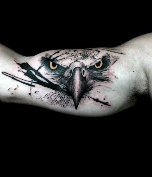 tatuaje genial aguila para hombre 06