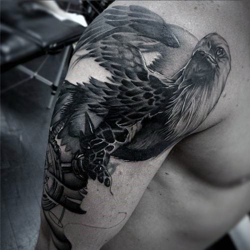 tatuaje genial aguila para hombre 07