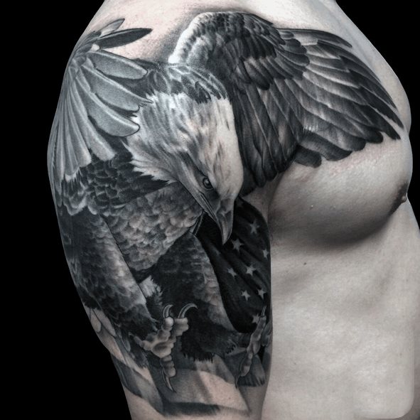 tatuaje genial aguila para hombre 08
