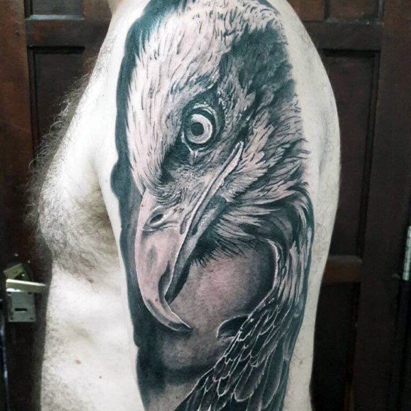 tatuaje genial aguila para hombre 14