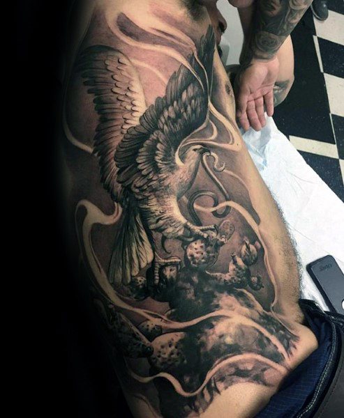 tatuaje genial aguila para hombre 19