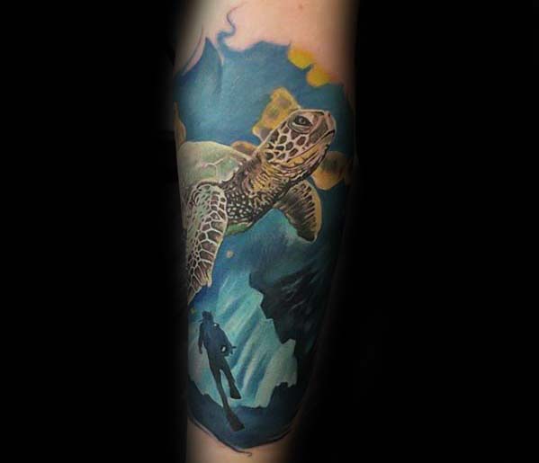 tatuaje genial antebrazo para hombre 34