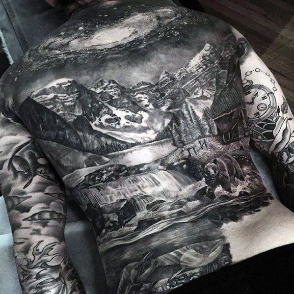 tatuaje genial espalda para hombre 07