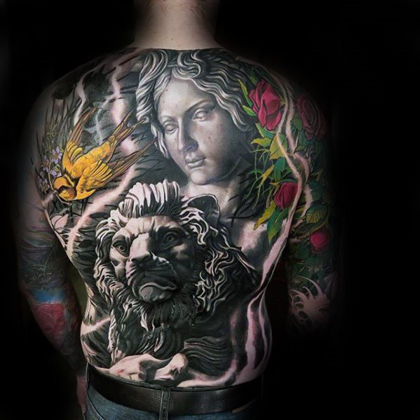 tatuaje genial espalda para hombre 09