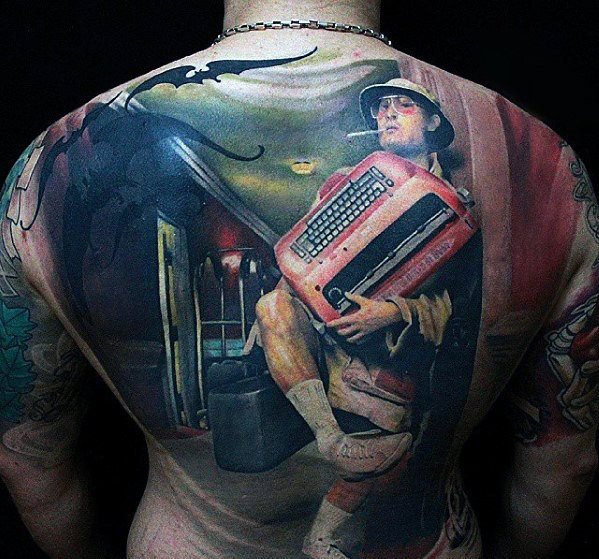 tatuaje genial espalda para hombre 18