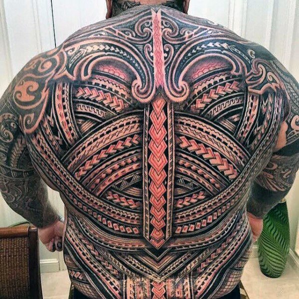tatuaje genial espalda para hombre 30
