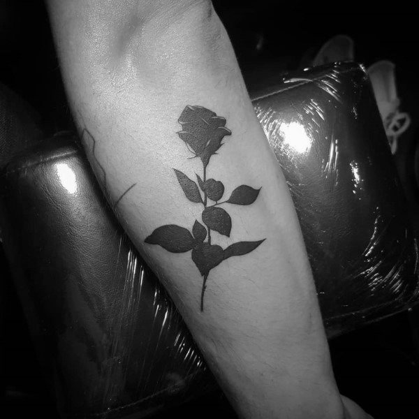 tatuaje genial rosas para hombre 02