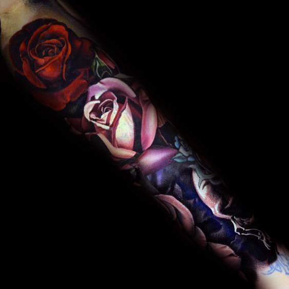 tatuaje genial rosas para hombre 13