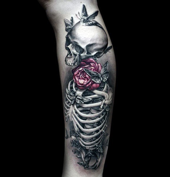 tatuaje genial rosas para hombre 24