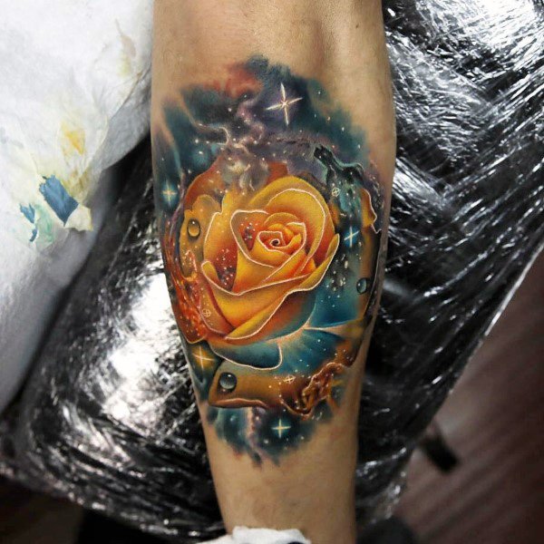 tatuaje genial rosas para hombre 25