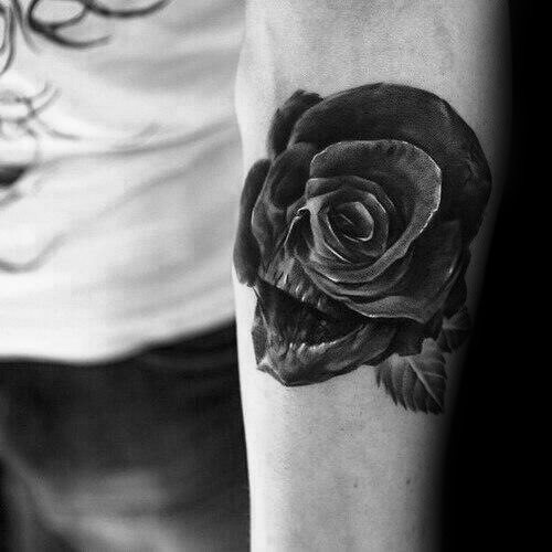 tatuaje genial rosas para hombre 29