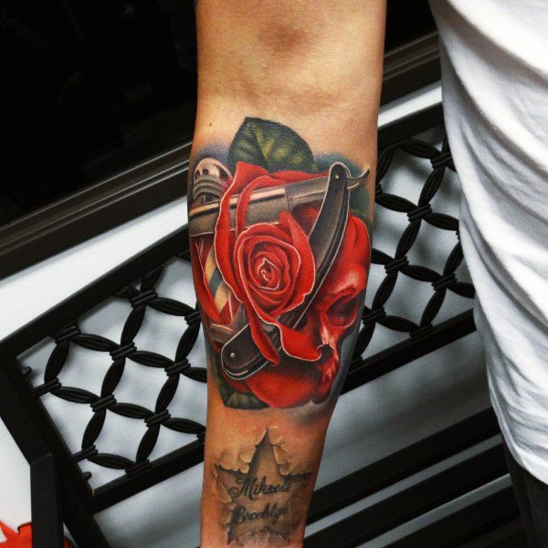 tatuaje genial rosas para hombre 41