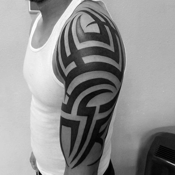 tatuaje genial tribal para hombre 12