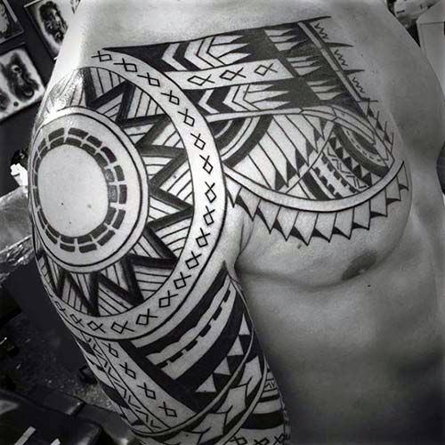 tatuaje genial tribal para hombre 25