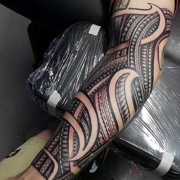 tatuaje genial tribal para hombre 41